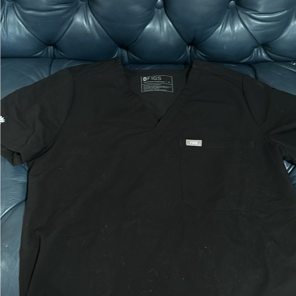 Figs one pocket top